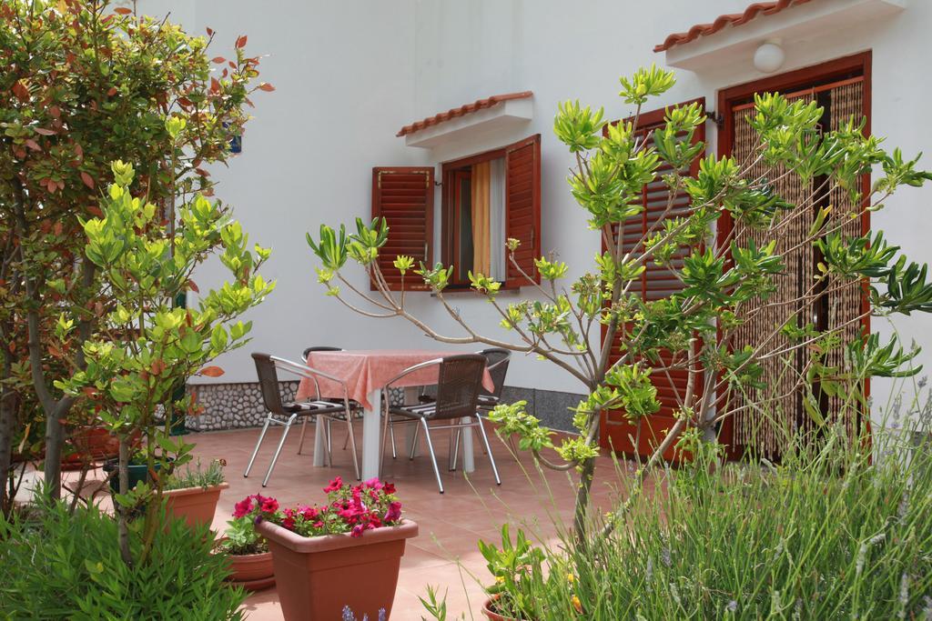 Apartments Reljic With Terrace Baška Exterior foto