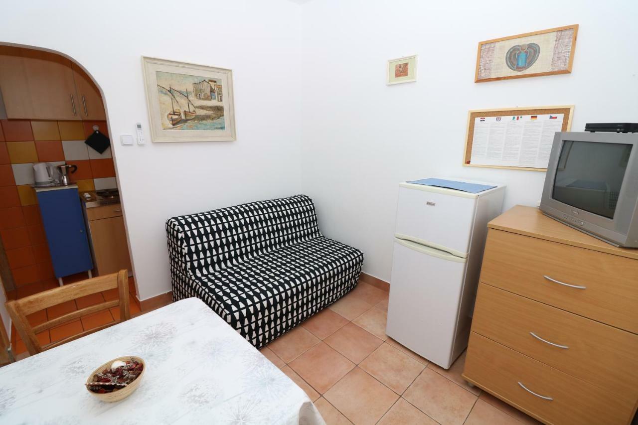 Apartments Reljic With Terrace Baška Exterior foto